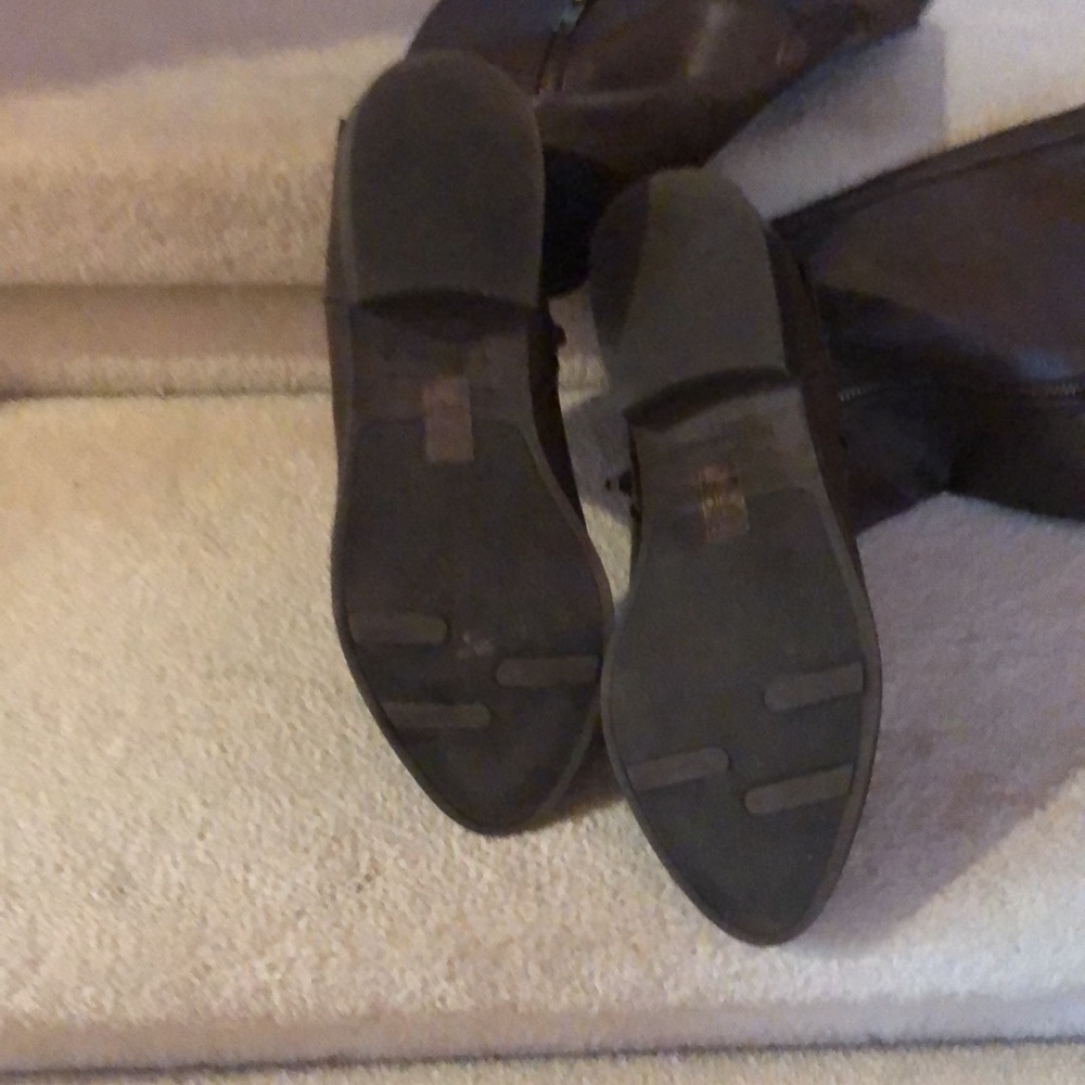 Fergalicios by Fergie, beautiful pair of boots, stretch provided top, EUC, brown - Picture 5 of 11